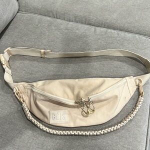 Beis The Sport Pack 
in Beige